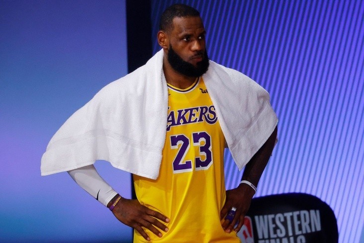Lebron səhhətindəki problemdən danışıb