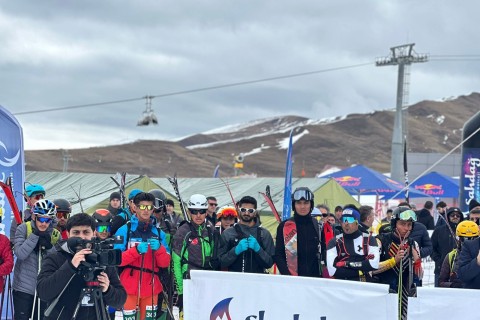 Определились первые победители международного соревнования по лыжному альпинизму в Азербайджане - ФОТО
