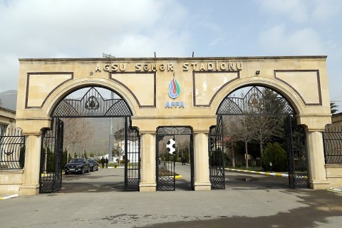 Руководство АФФА ознакомилось с ходом реконструкции стадиона в Агсу - ФОТО