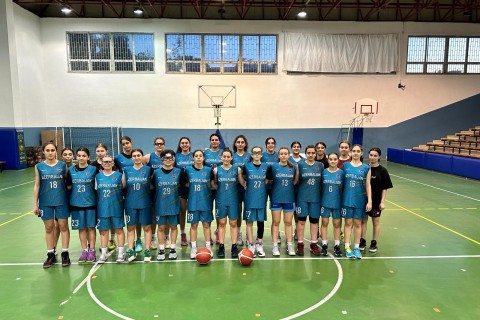 Баскетболистки тренируются в Турции - ФОТО