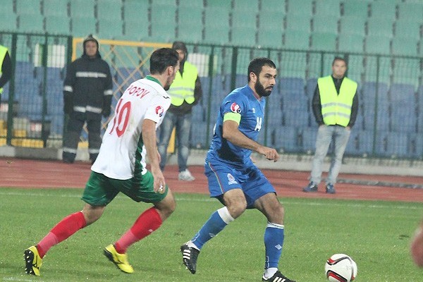 National team seeks the first