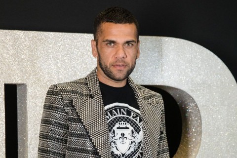 Dani Alves paid 1 million euros in bail  to be released - VIDEO