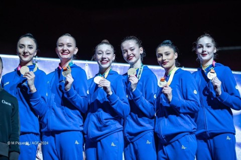 Золото с дебютного турнира: группа "зажгла" во Франции - ФОТО