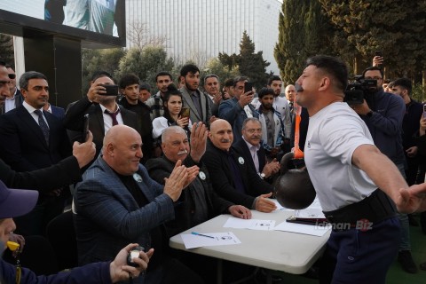 Azerbaijani pahlevan has set 3 world records - PHOTO - VIDEO