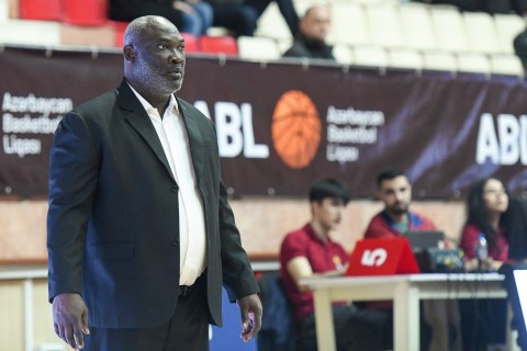 Çempion autsayderi məğlub edib - FOTO