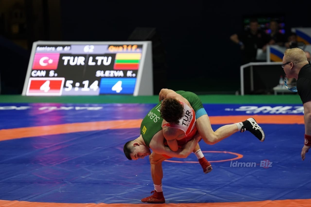 15 teams in the semi-finals