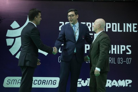 Farid Gayibov receives medal in Portugal - PHOTO