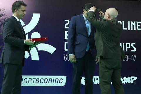 Farid Gayibov receives medal in Portugal - PHOTO