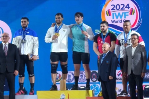 Дадаш Дадашбейли завоевал три серебряные медали на Кубке мира