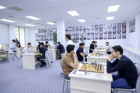 В чемпионате Азербайджана принимают участие 20 шахматистов - ФОТО