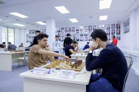 В чемпионате Азербайджана принимают участие 20 шахматистов - ФОТО