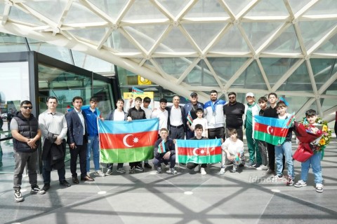 Dünya kubokunun 3 qat gümüş medalçısının qarşılanma mərasimi olub - FOTO - VİDEO