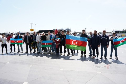 Dünya kubokunun 3 qat gümüş medalçısının qarşılanma mərasimi olub - FOTO - VİDEO