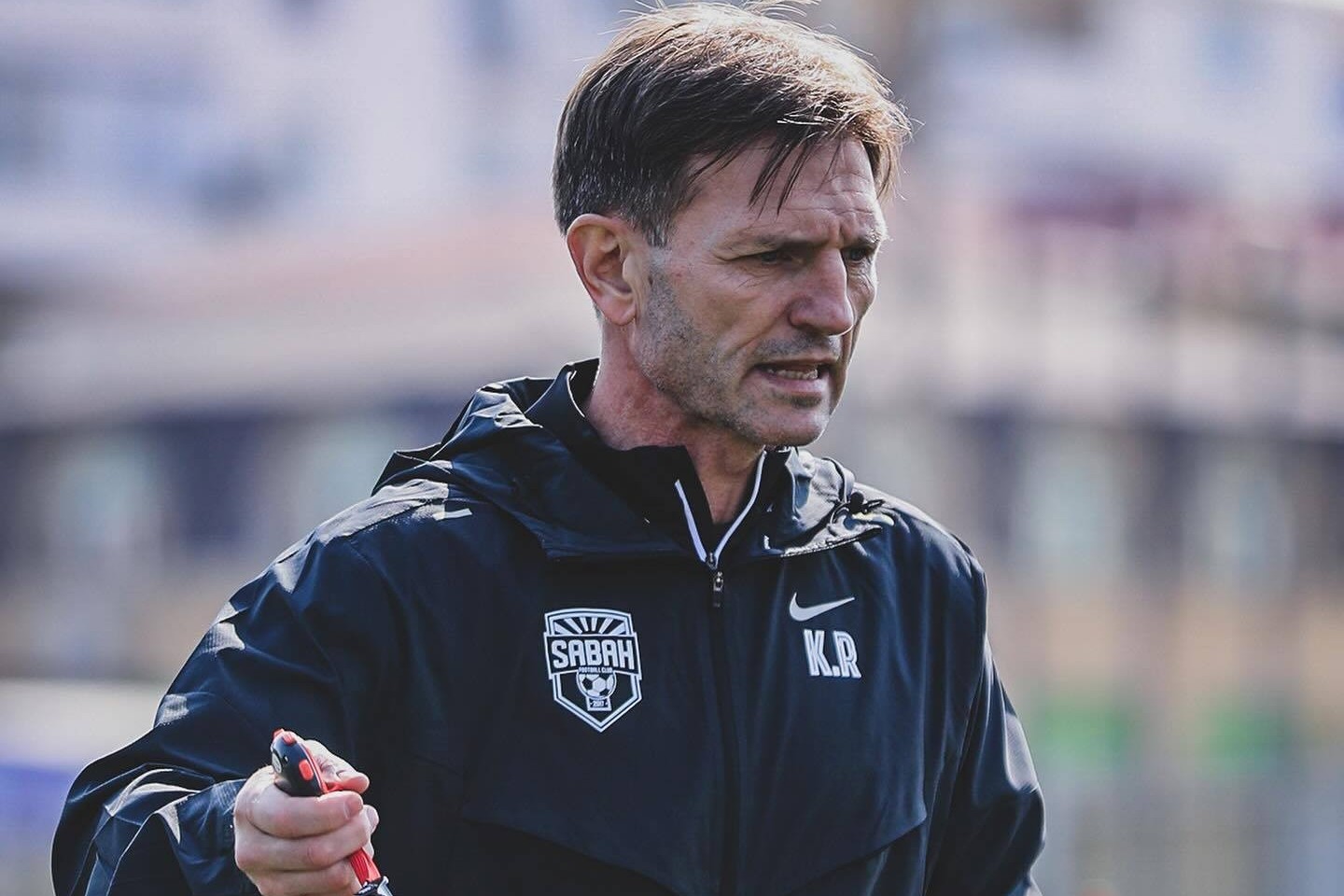 Krunoslav Renduliç: “Xorvatiyada süni meydanda peşəkar futbol oynanılmır”