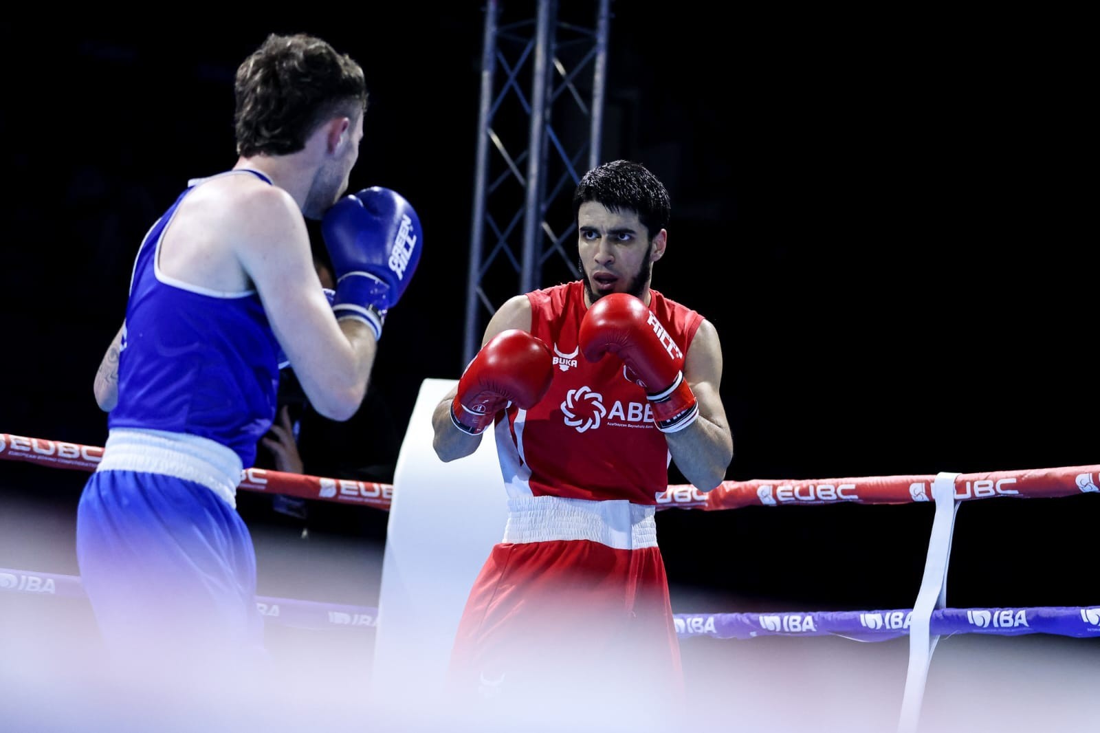 Азербайджанский боксер завоевал бронзу на чемпионате Европы