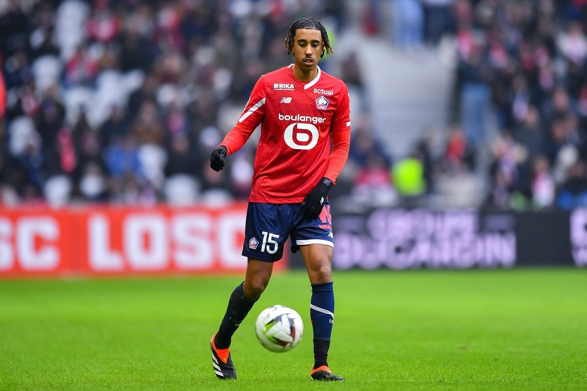Real Madrid want to sing  the 18-year-old defender