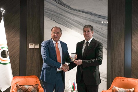 Вилаят Эйвазов удостоен золотой медали ISSF - ФОТО