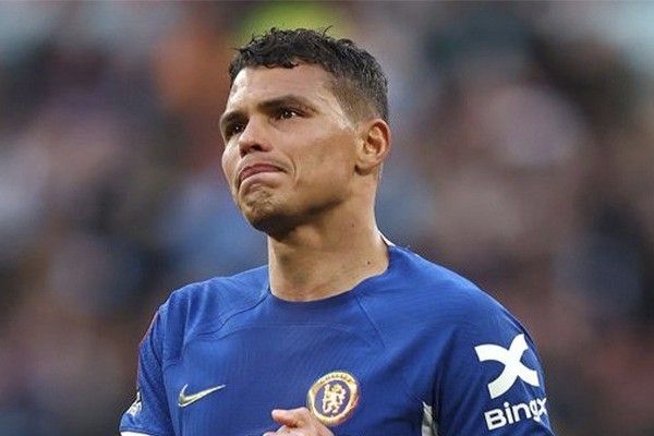 Thiago Silva returns to his former club