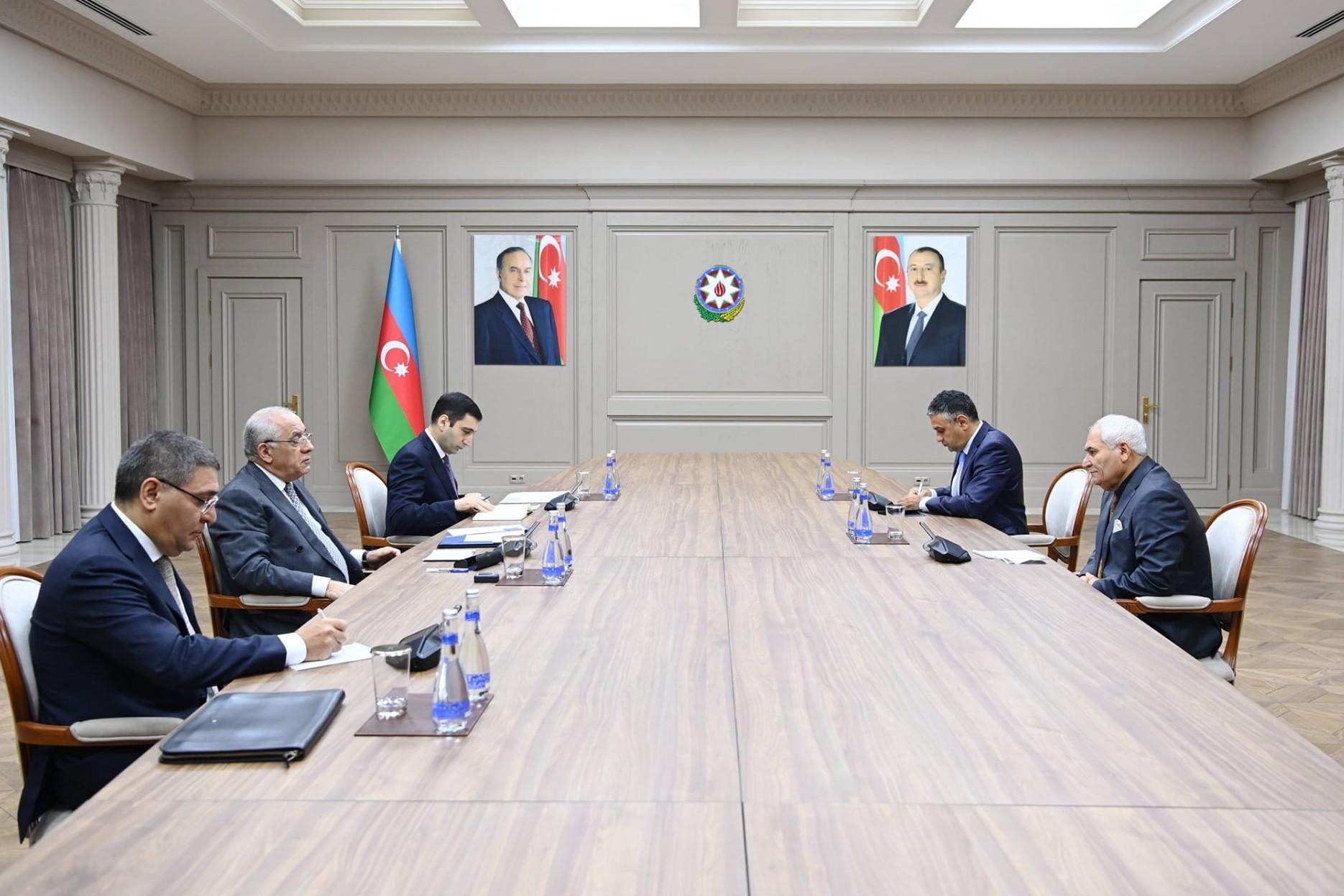Baş nazir Əli Əsədov Beynəlxalq Ağırlıqqaldırma Federasiyasının prezidenti ilə görüşüb