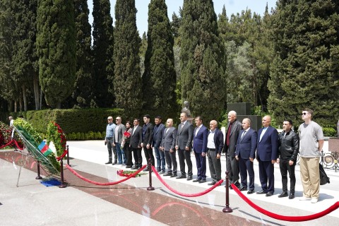 Beynəlxalq turnirin qonaqları Ulu Öndər Heydər Əliyevin məzarını ziyarət ediblər