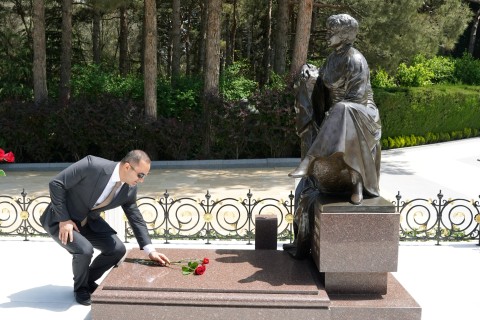 Beynəlxalq turnirin qonaqları Ulu Öndər Heydər Əliyevin məzarını ziyarət ediblər
