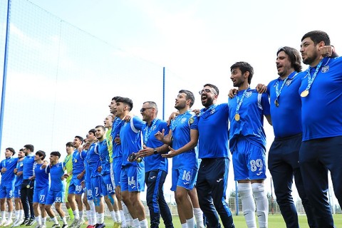 The champion of the Youth League was awarded