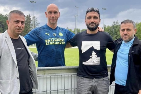 Ayxan Abbasov PSV və “Feyenoord”un düşərgəsində - FOTO