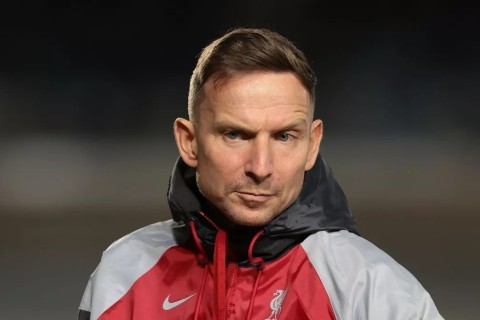 Klopp believes Lijnders is ready to pursue a top-tier managing career.