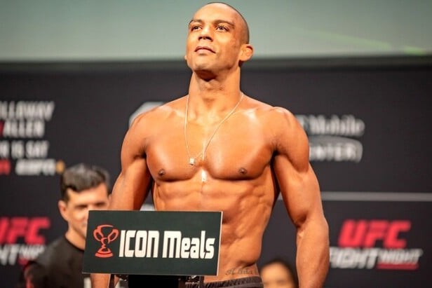Барбоза подерется с Мерфи, Уилльямс сразится с Харрисом. Анонс карда UFC Vegas 92 - ВИДЕО