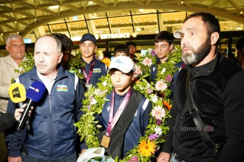 Avropa çempionatında tarix yazan güləşçilərimiz Vətənə qayıdıb - FOTO - VİDEO