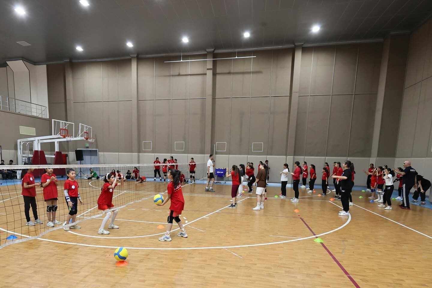 Naxçıvanda onlara iştirakçı sertifikatı verilib - FOTO