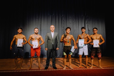 В Нахчыване завершился второй чемпионат по бодибилдингу - ФОТО