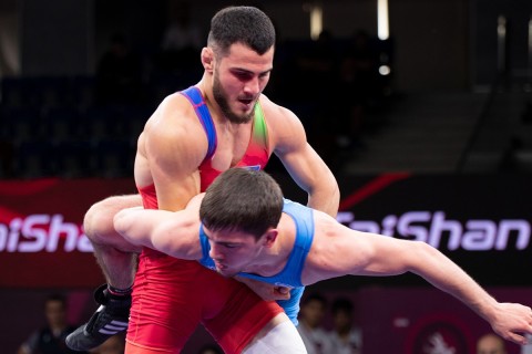 Чемпионат Европы: три азербайджанских борца в полуфинале - ФОТО