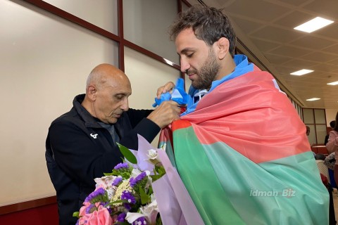Dünya çempionu Hidayət Heydərov Vətənə qayıdıb - FOTO - VİDEO