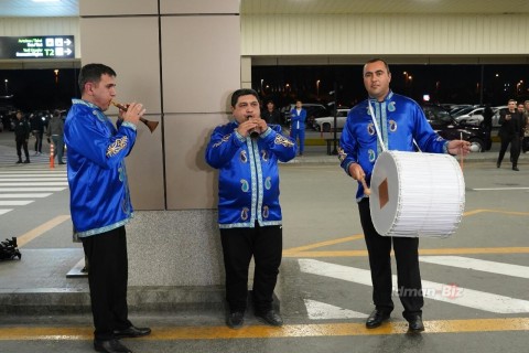 Dünya çempionu Hidayət Heydərov Vətənə qayıdıb - FOTO - VİDEO