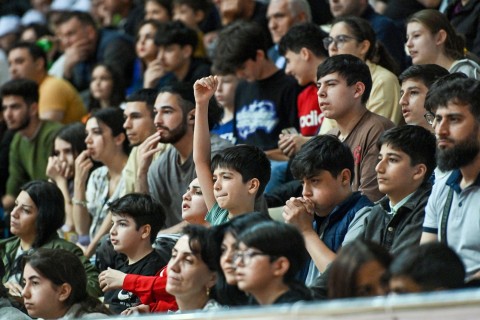 Çempion seriyada önə keçib - FOTO - VİDEO