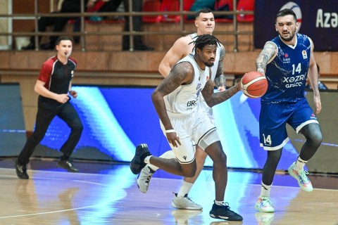 Çempion seriyada önə keçib - FOTO - VİDEO