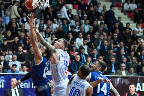 Çempion seriyada önə keçib - FOTO - VİDEO