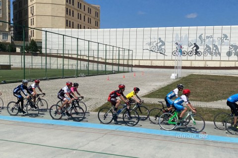 Ультрамарафонец, прибывший в Баку за 110 дней: "Я мечтал увидеть Каспий" - ФОТО