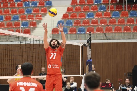 Yığmamız "quru hesabla" uduzub - FOTO
