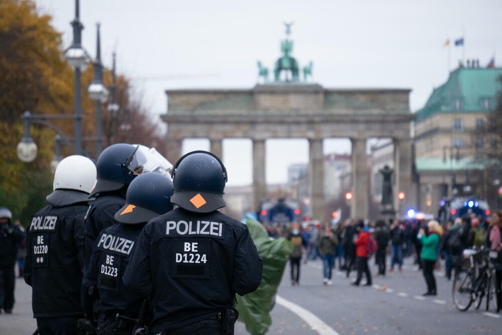 Mass brawl among greek fans in Berlin