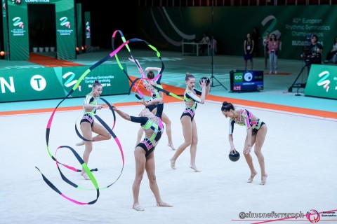 Яркие выступления азербайджанской группы в Будапеште - ФОТО