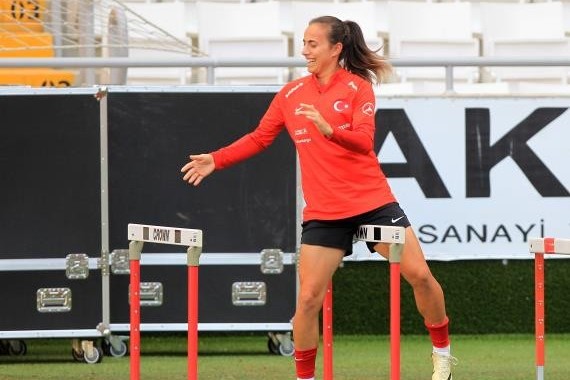 Türkiyəli futbolçu: “Azərbaycanı hər 2 oyunda məğlub etmək istəyirik”