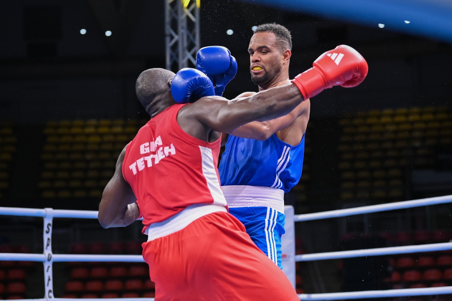 Azerbaijani boxer defeated his Croatian opponent