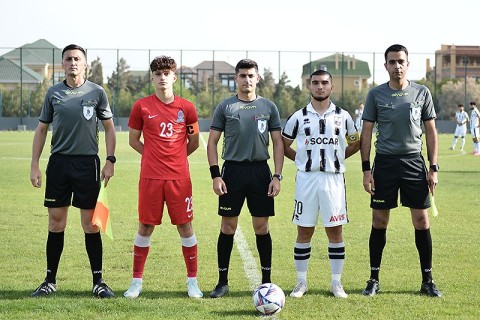 Millimizdən qollu heç-heçə - FOTO