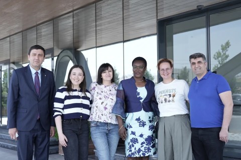 Высокая гостья из Камеруна посетила Национальную арену гимнастики - ФОТО