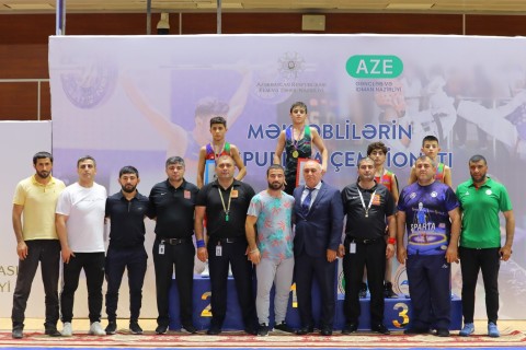 Гянджинские школьники отличились в вольной борьбе - ФОТО