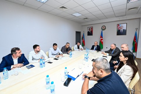 Federasiya prezidenti klublarla görüşüb - FOTO