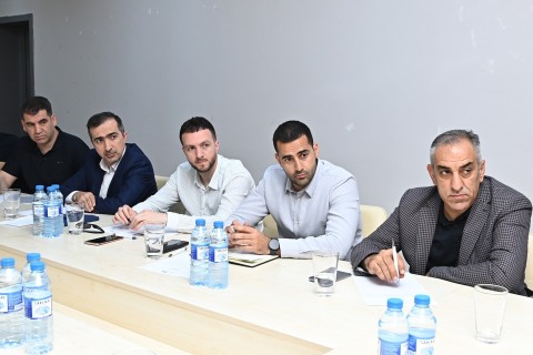Federasiya prezidenti klublarla görüşüb - FOTO