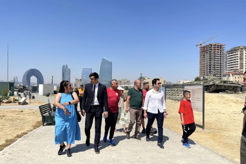 Участники финального этапа увидели достопримечательности Баку - ФОТО